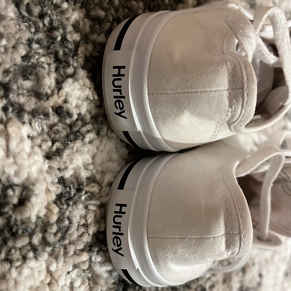Women’s white Hurley shoes, athletic shoes carrie excellent used condition - Picture 4 of 6
